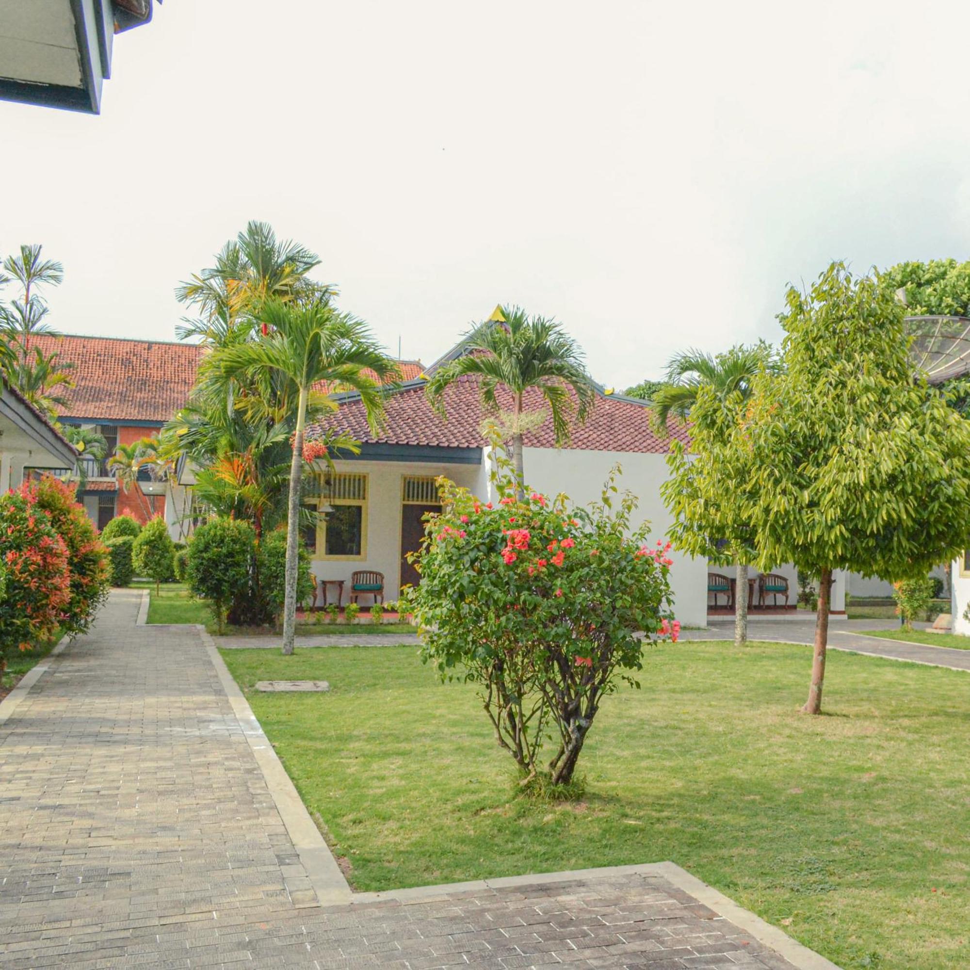 Royal Brongto Hotel Yogyakarta Esterno foto