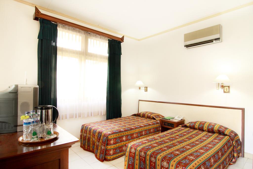 Royal Brongto Hotel Yogyakarta Esterno foto